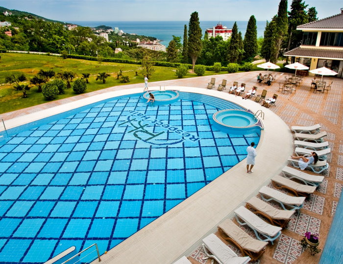Бассейн - Отель Respect Hall Resort & SPA / Респект Холл Резорт & СПА